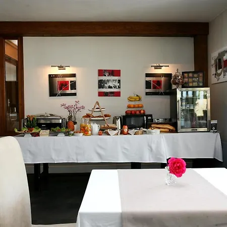 Hotel La Grande Bruyere 2*