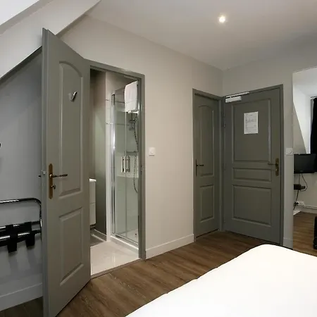 Hotel La Grande Bruyere 2*