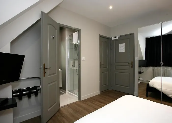 Hotel La Grande Bruyere 2*